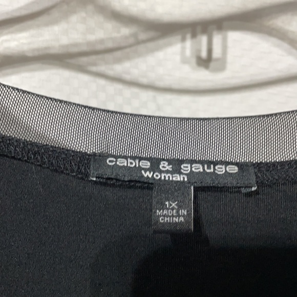 Cable & Gauge 1x black swing top super soft asymmetrical hemline nwot - Picture 3 of 10